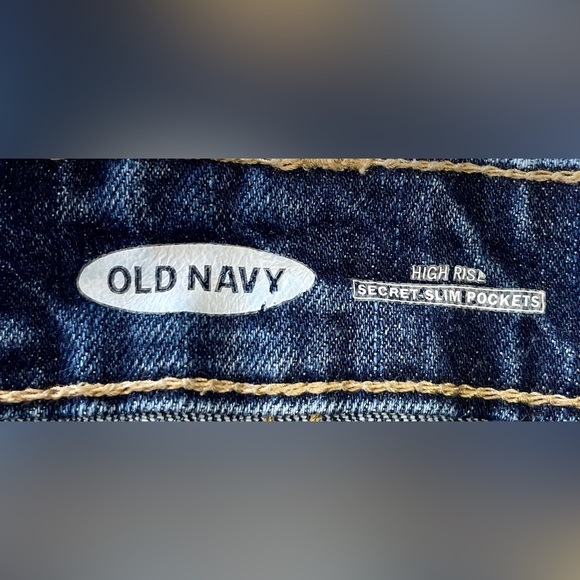 Old Navy High Rise Secret Slim Pockets Cuffed / size 4 - Picture 4 of 5